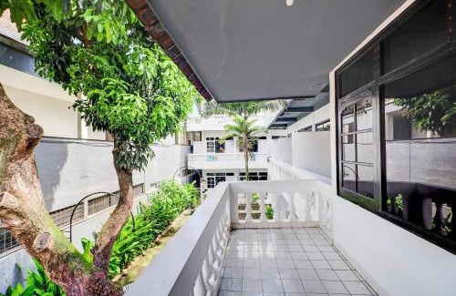 Legian Hotel | Collection O Legian Near Legian Beach