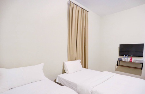 Lubuk Baja Hotel | Collection O Nagoya Near Nagoya Hill Mall Formerly Sedago Inn