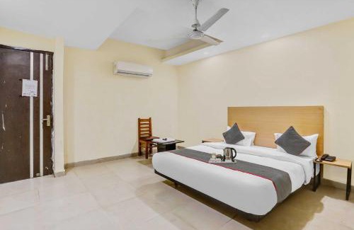 Patparganj Hotel | Collection O Patparganj Max Speciality Hospital
