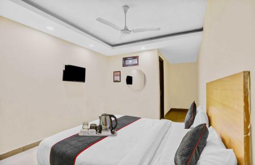 Patparganj Hotel | Collection O Patparganj Max Speciality Hospital
