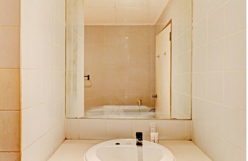 Malabar Hotel | Collection O Riau Near Trans Studio Bandung Formerly Asteria Hotel