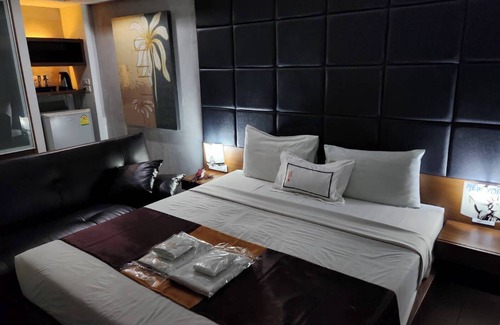 Ladprao Hotel | Collection O The Bangkok Cha Cha Suite
