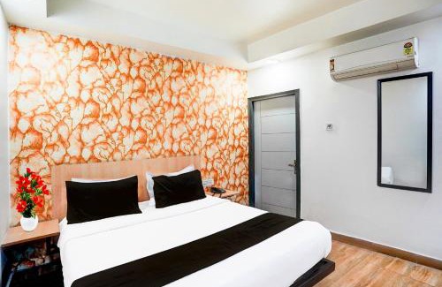Noida Hotel | Collection O Vasundhara Enclave Delhi
