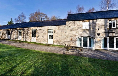 Great Longstone House | Collection of 4 charming barns offering group accommodation for 16, close to Bakewell