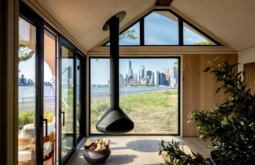 Manhattan Hotel | Collective Retreats Governors Island