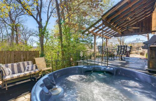 Wellborn House | College Station Getaway with Hot Tub and Courtyard!