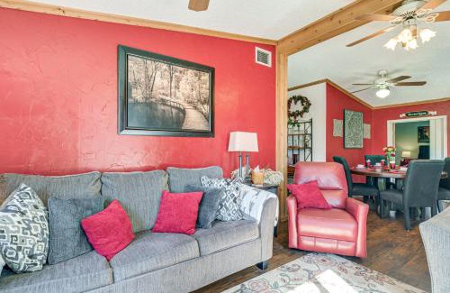 Wellborn House | College Station Getaway with Hot Tub and Courtyard!