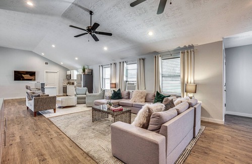 College Station Cottage | College Station Vacation Rental: Near Texas A & M