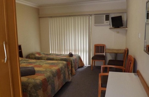Collie Hotel | Collie Motel