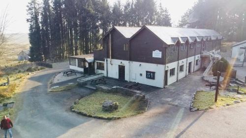 St. Neot Hotel | Colliford Lake Hotel & Campsite