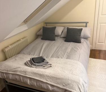 Beeston Apartment | Collin street