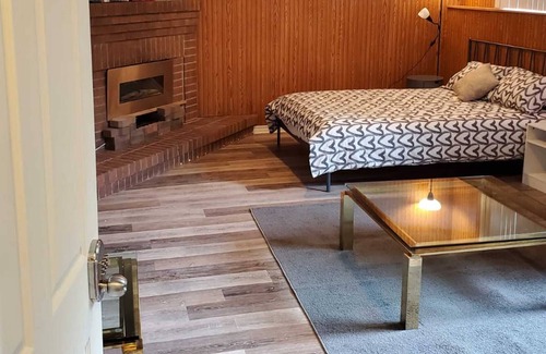 Aylmer House | Colline-Single Room- Self Check-In