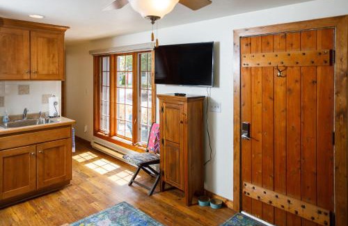 Ephraim House | Collings Summer House by Simple Life Rentals