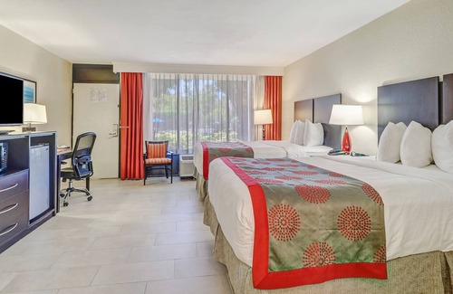 Lake Park Hotel | Collins Hotel Naples