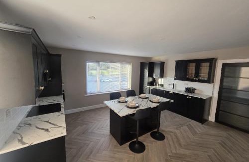 Collooney House | Collooney - House - Sleeps 6 - Parking