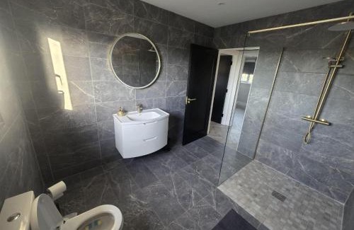 Collooney House | Collooney - House - Sleeps 6 - Parking