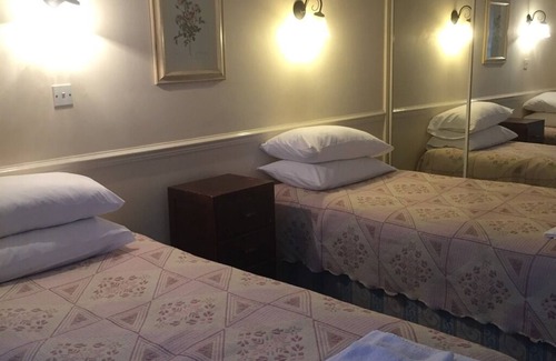 Colnbrook House | Colnbrook Lodge Guest House