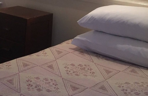 Colnbrook House | Colnbrook Lodge Guest House