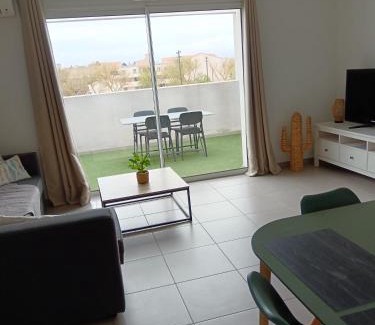 Colombiers Apartment | Colombiers Escale à la Noria Appartement terrasse 4 personnes et garage