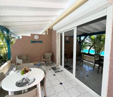 Oyster Pond Hotel | Colombus Résidence