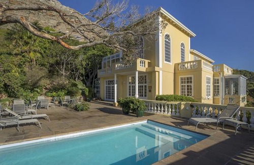 Muizenberg Hotel | Colona Castle