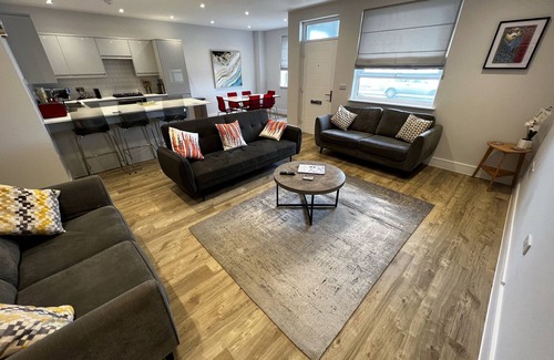 Sandown Apartment | Colonels Apartment