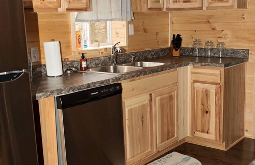 Paducah Cabin | Colonels' Cabin at Ramp 11 Retreat by Concord Sun