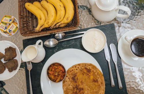Defence Colony Bed & Breakfast | Colonel’s Retreat