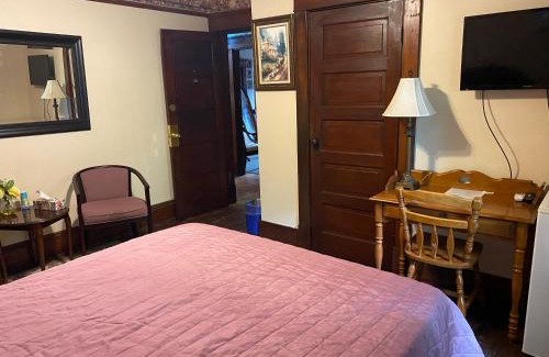 Charlottetown Bed & Breakfast | Colonial Charm Inn Bed & Breakfast