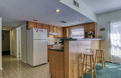 Pigeon Forge Condo | Colonial Crest 110 - Great location! - You can walk to town!