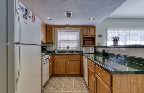 Pigeon Forge Condo | Colonial Crest 110 - Great location! - You can walk to town!