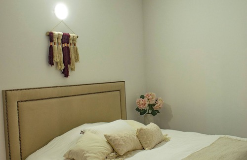 Jardin Apartment | Colonial Eco Apartment with Hot Tub, Just One Block from Square Park