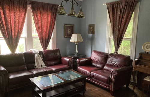 North Wilkesboro House | Colonial house in downtown N Wilkesboro NC with fireplace