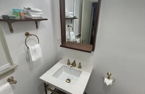 Watkins Glen Hotel | Colonial Inn & Creamery