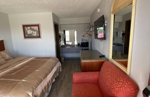Shawnee Hotel | Colonial Inn