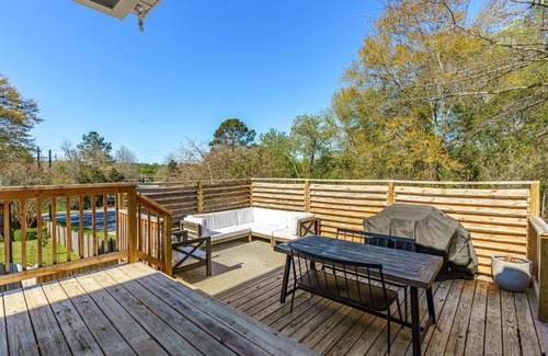 Earlewood House | Colonial Life, Downtown, Dogs, 1G Wi-fi, Health Professionals