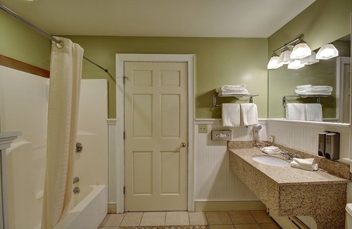 Brattleboro Hotel | Colonial Motel And Spa