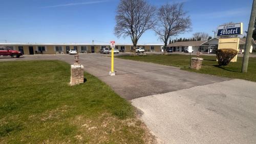Chatham-Kent Hotel | Colonial Motel