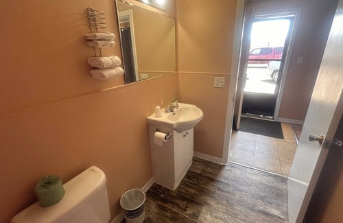 Chatham-Kent Hotel | Colonial Motel