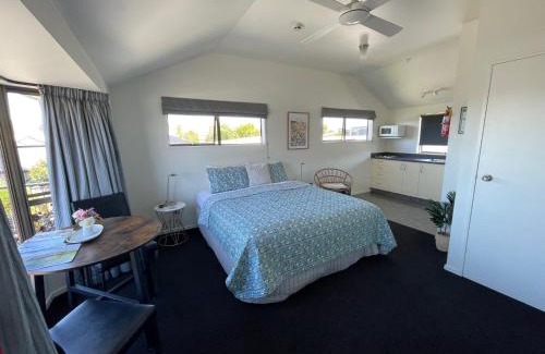 Blenheim Hotel | Colonial Motel