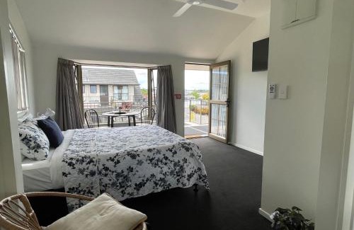 Blenheim Hotel | Colonial Motel