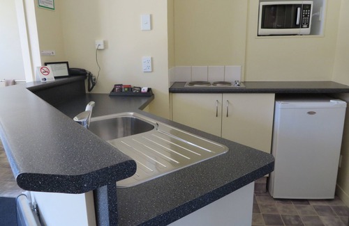 Blenheim Hotel | Colonial Motel