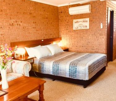 Pambula Hotel | Colonial Motor Inn Pambula