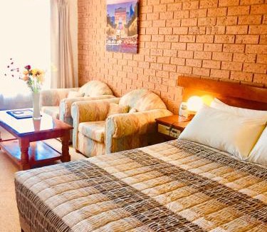 Pambula Hotel | Colonial Motor Inn Pambula