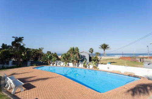 Margate Beach Apartment | Colonial Sands 403