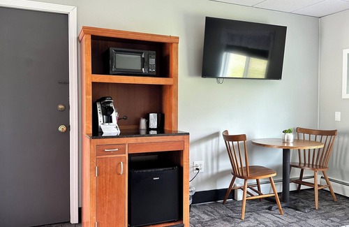 Farmington Hotel | Colonial Valley Motel