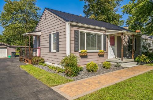 Jeffersonville - Clarksville House | Colonial Village Retreat 2BR home