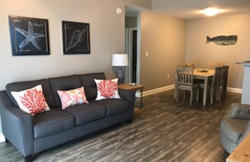 Oak Condo | Colony Club at Drakes Landing