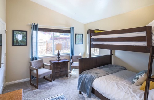 Atascadero House | Colony Hill House-Short Walk to Downtown-Hot Tub