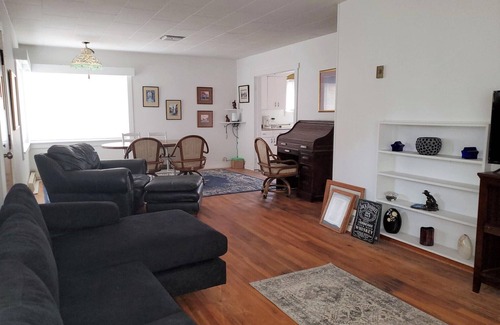 Salmon House | Colony on South Saint Charles